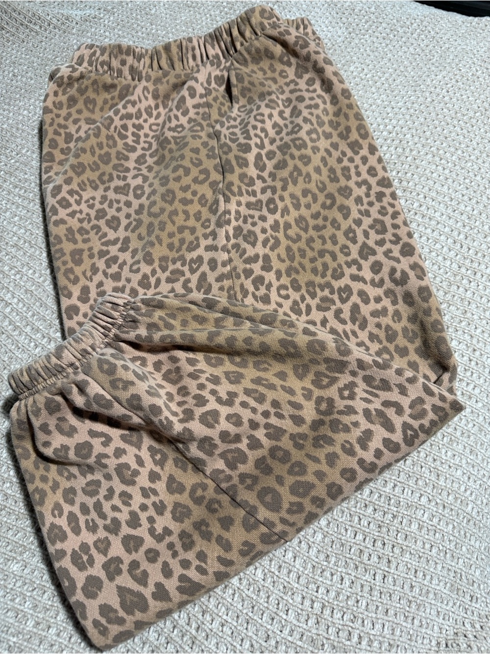 PINK Victoria's Secret Leopard Print Campus Sweatpants Jogger in Size Large